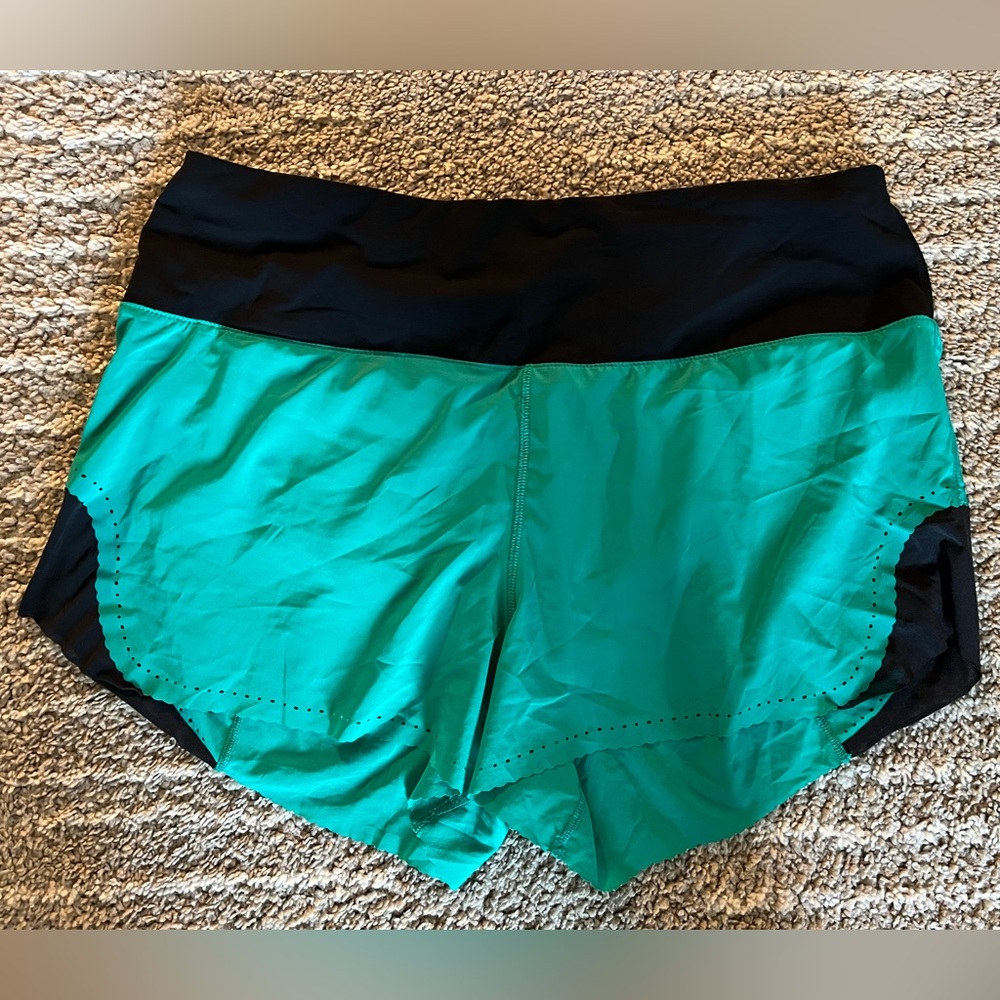 Lululemon Smooth Stride Short
